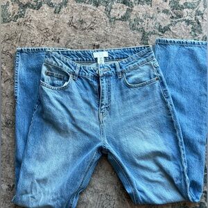 H&M high-rise straight leg light wash jeans size 6